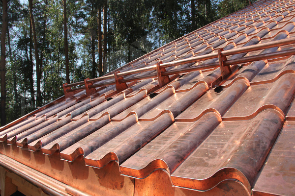 А не хотите ли заглянуть под металлочерепицу, профнастил (профлист, металлопрофиль) Вашей крыши?